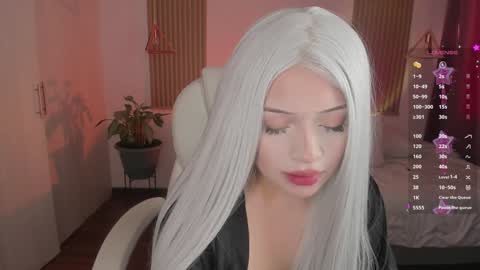 Kendall  online show from October 13, 8:53 pm