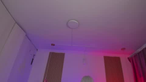 Kendall  online show from October 25, 8:36 pm