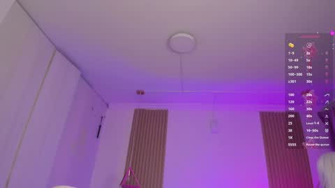 Kendall  online show from November 7, 8:31 pm