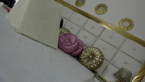 Kendal  online show from March 12, 1:40 pm