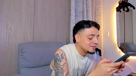 kendel_dimitri online show from October 31, 3:40 am