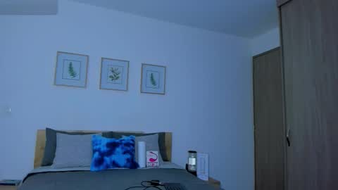 kendel_dimitri online show from November 26, 9:21 am