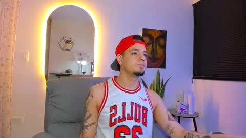 kendel_dimitri online show from February 21, 4:35 am