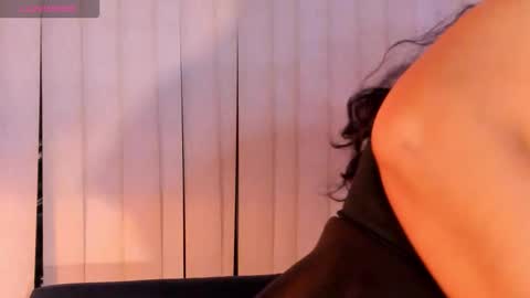 Kendra crow online show from November 12, 9:10 am