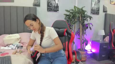 Kendra London online show from November 24, 11:32 am