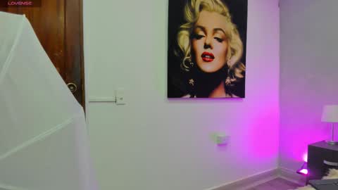 Kendra London online show from November 26, 11:11 am