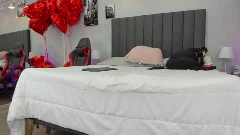 Kendra London online show from February 26, 11:20 am