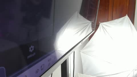 Kendra London online show from April 13, 11:05 am