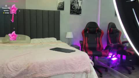 Kendra London online show from April 20, 11:13 am