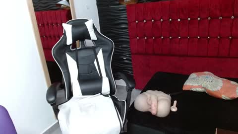 Snapshot of kendra_lust_69 chatting on January 17, 6:36 am kendra_lust_69 online show from January 17, 6:36 am