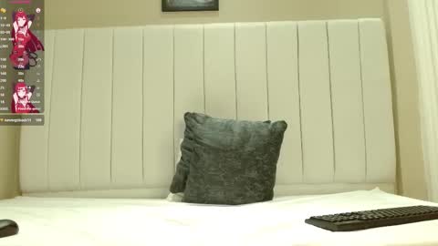 Snapshot of kendra_lux1 chatting on October 11, 1:53 pm kendra_lux1 online show from October 11, 1:53 pm