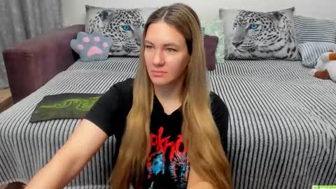 Snapshot of kendra_xx_ chatting on October 27, 12:47 am Kendra online show from October 27, 12:47 am