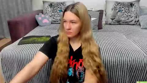 Snapshot of kendra_xx_ chatting on November 5, 12:54 am Kendra online show from November 5, 12:54 am
