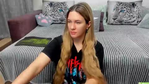 Snapshot of kendra_xx_ chatting on November 7, 1:05 am Kendra online show from November 7, 1:05 am