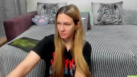 Snapshot of kendra_xx_ chatting on November 9, 11:36 pm Kendra online show from November 9, 11:36 pm