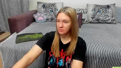 Snapshot of kendra_xx_ chatting on November 18, 11:59 pm Kendra online show from November 18, 11:59 pm