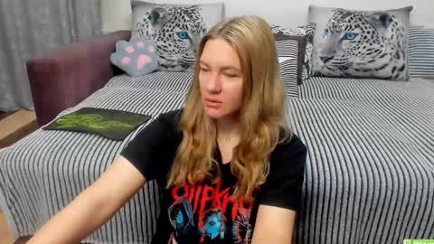 Snapshot of kendra_xx_ chatting on November 20, 1:17 am Kendra online show from November 20, 1:17 am