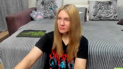 Snapshot of kendra_xx_ chatting on November 27, 1:51 am Kendra online show from November 27, 1:51 am