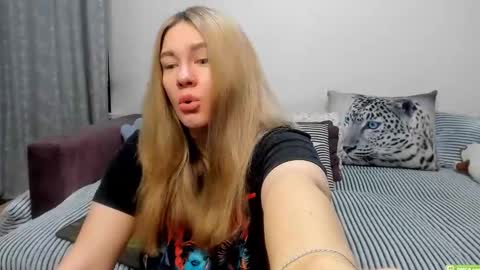 Snapshot of kendra_xx_ chatting on December 14, 12:16 am Kendra online show from December 14, 12:16 am