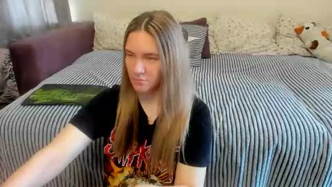 Kendra online show from June 8, 1:28 am