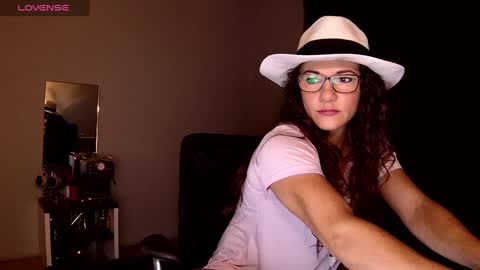 Kendra online show from February 17, 2:09 am