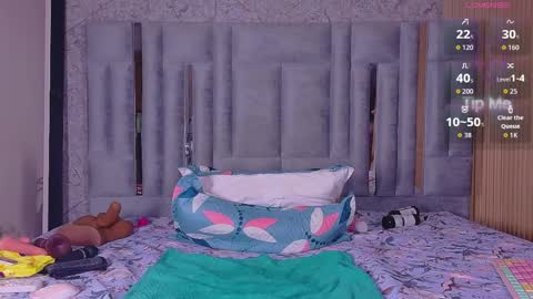 Kendra Foster online show from April 9, 6:19 am