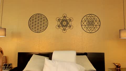 Snapshot of kendraleroy chatting on January 25, 1:32 am KENDRA online show from January 25, 1:32 am