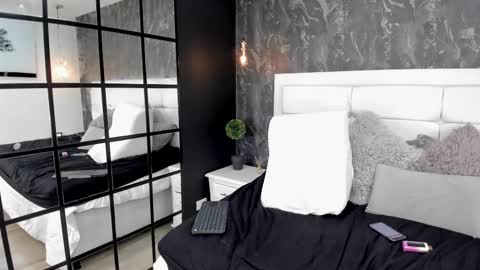 Snapshot of kendraleroy chatting on March 4, 1:23 am KENDRA online show from March 4, 1:23 am