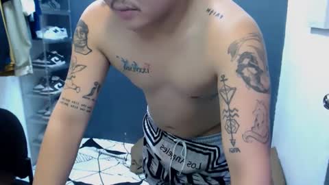 Snapshot of kenhotline911 chatting on December 8, 10:47 pm ken online show from December 8, 10:47 pm