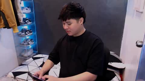 Snapshot of kenhotline911 chatting on January 12, 6:05 pm ken online show from January 12, 6:05 pm