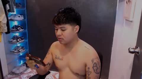 Snapshot of kenhotline911 chatting on January 31, 11:13 pm ken online show from January 31, 11:13 pm