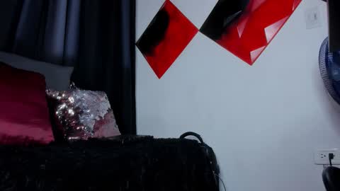 Snapshot of kenia_valenn chatting on March 3, 10:26 pm Valentina online show from March 3, 10:26 pm