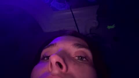 Snapshot of kenkenkenily chatting on December 17, 3:51 pm kenkenkenily online show from December 17, 3:51 pm