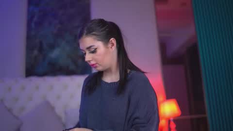 Kendra online show from November 9, 3:21 pm