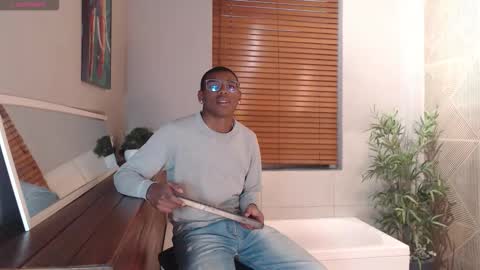 Kenny Thompson online show from February 25, 8:07 pm