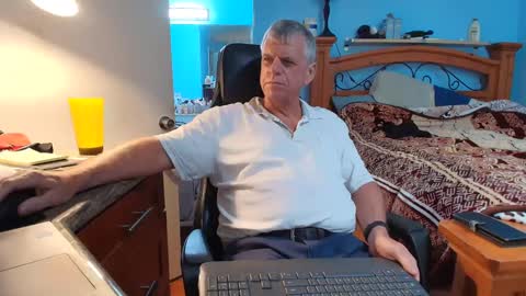 kent_ham online show from October 6, 7:44 pm