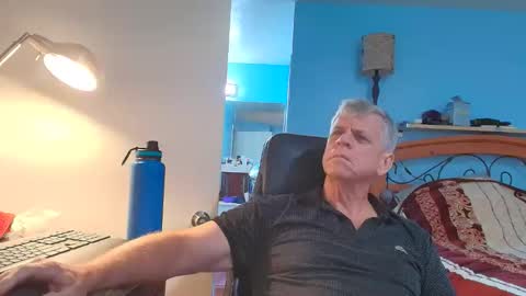 Snapshot of kent_ham chatting on March 15, 8:04 pm kent_ham online show from March 15, 8:04 pm