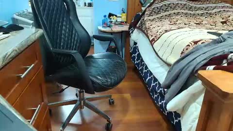 Snapshot of kent_ham chatting on April 19, 4:50 pm kent_ham online show from April 19, 4:50 pm