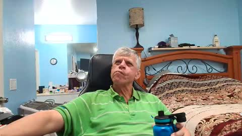 Snapshot of kent_ham chatting on April 19, 8:00 pm kent_ham online show from April 19, 8:00 pm