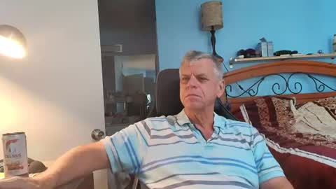 Snapshot of kent_ham chatting on June 26, 10:14 pm kent_ham online show from June 26, 10:14 pm