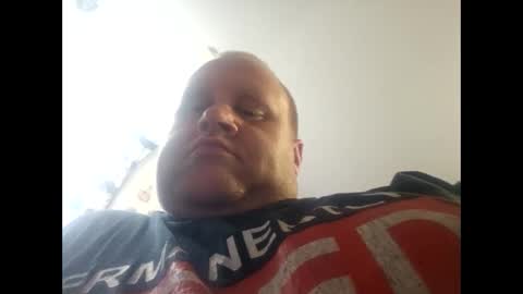 Snapshot of kentbrooks chatting on November 6, 9:21 am looking 4 free c2c online show from November 6, 9:21 am