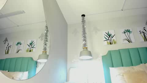 kentha_mitchells online show from March 6, 4:49 pm