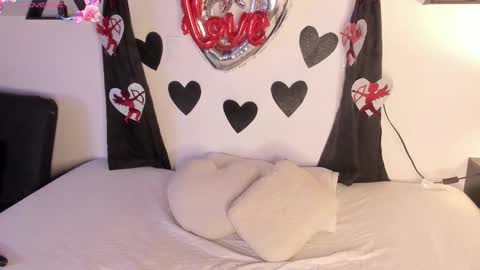 KENTHA  online show from February 14, 10:45 am