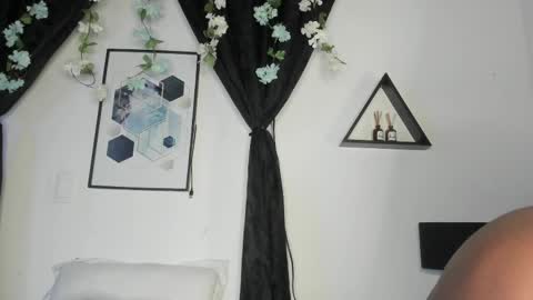 KENTHA  online show from March 25, 10:21 am