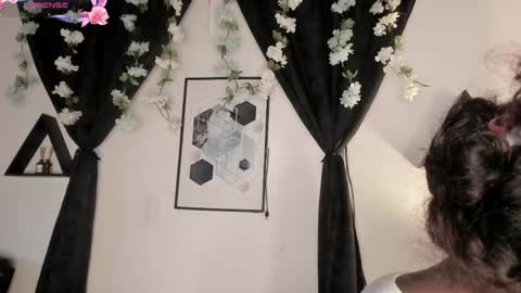 KENTHA  online show from April 24, 10:39 am