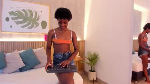 Snapshot of kenya_stone_ chatting on September 29, 7:51 pm kenya online show from September 29, 7:51 pm