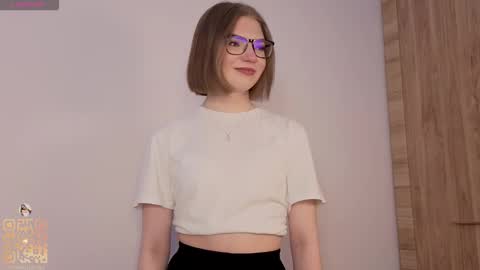 Lisa online show from March 11, 6:25 pm