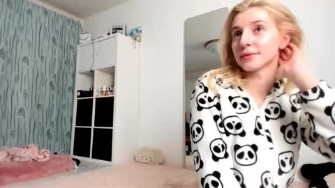 Kenzie online show from January 11, 5:20 am