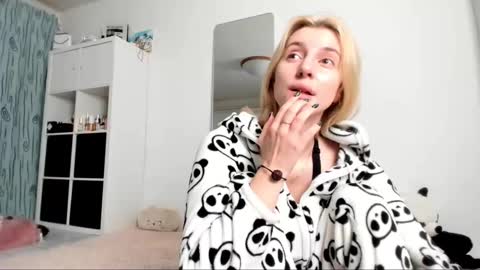 Kenzie online show from January 18, 5:10 am