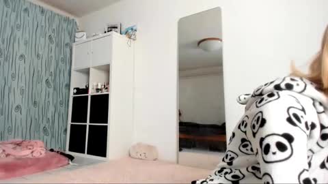 Kenzie online show from January 19, 5:05 am